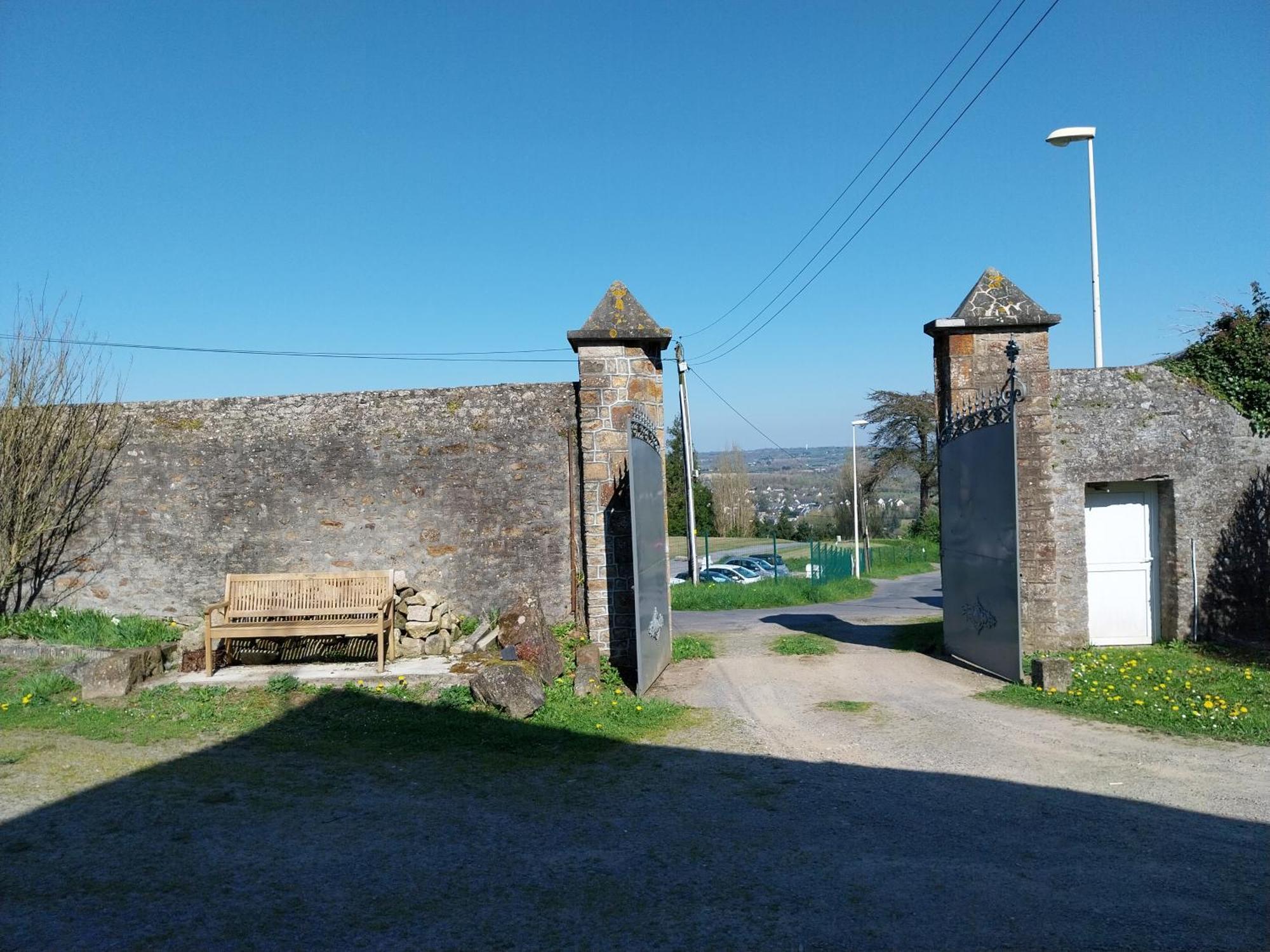 Maison Chaleureuse Avec Terrasse Et Vue Baie Avranches Luaran gambar
