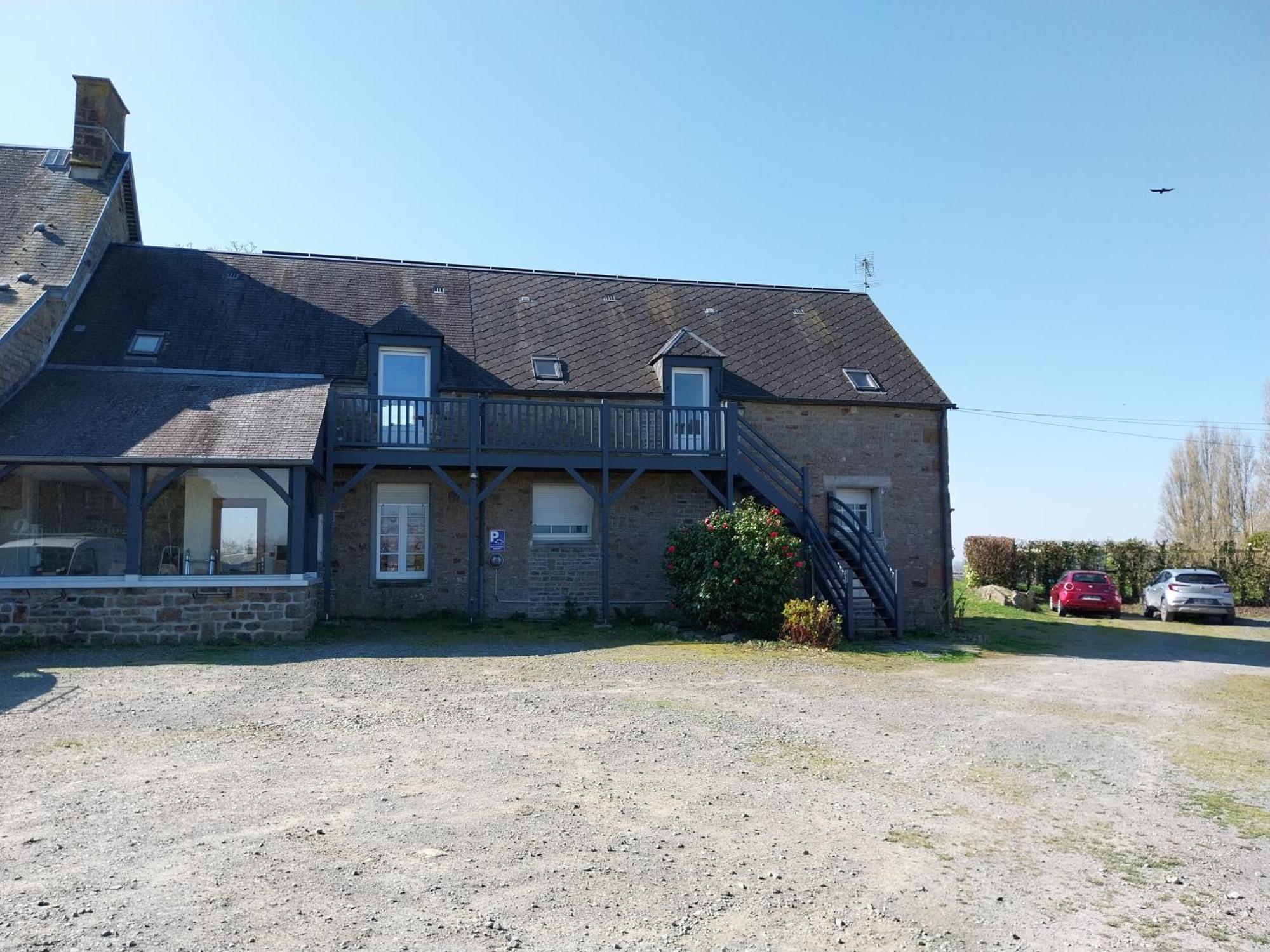 Maison Chaleureuse Avec Terrasse Et Vue Baie Avranches Luaran gambar